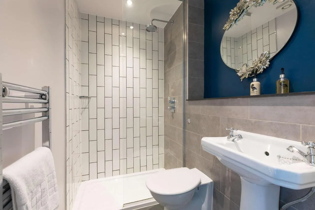 ***  The Station Hotel London United Kingdom