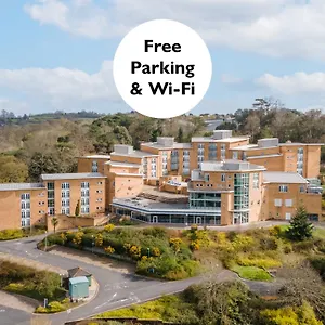 https://university-of-exeter-holland-hall-ex4-4sa.exeterhotels.net
